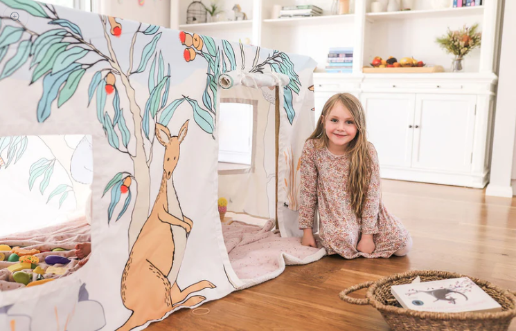 Tablecloth Playhouse, Little Shop, Petite Maison