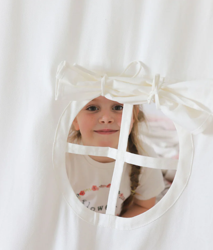 Freestanding Kids Safari Tent – A Classic Canvas Cubby for Timeless Adventures Safari Tent, Petite Maison