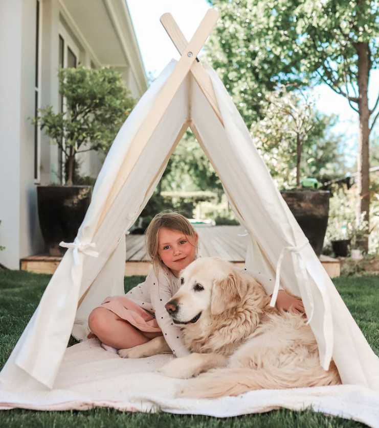Freestanding Kids Safari Tent – A Classic Canvas Cubby for Timeless Adventures Safari Tent, Petite Maison