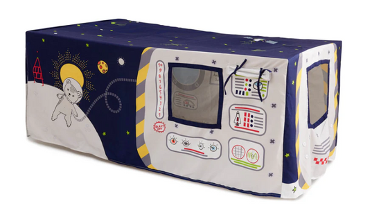 Tablecloth Playhouse, Space Station, Petite Maison