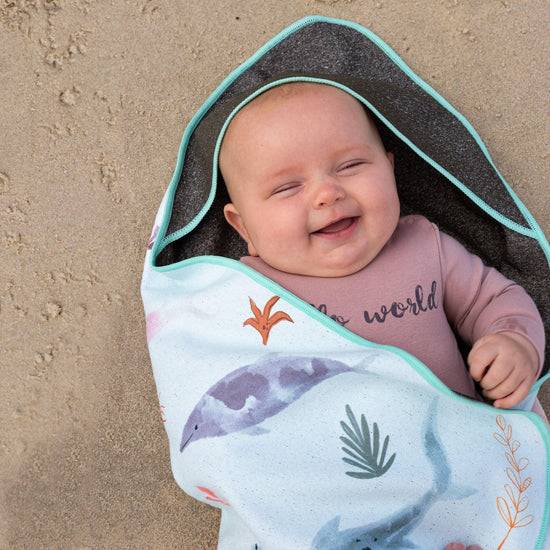 Load image into Gallery viewer, Sand Free Beach towel for babies, Sea World - Upper Notch Club
