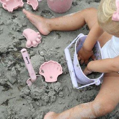 sandpit-toys-bucket-spade-moulds-scrunch